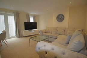 Sillars Getaways - Modern Four Bedroom Town House